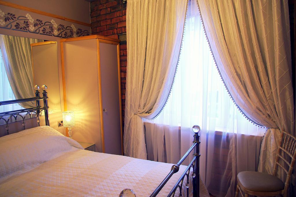 Crown House Suites Halifax Quarto foto
